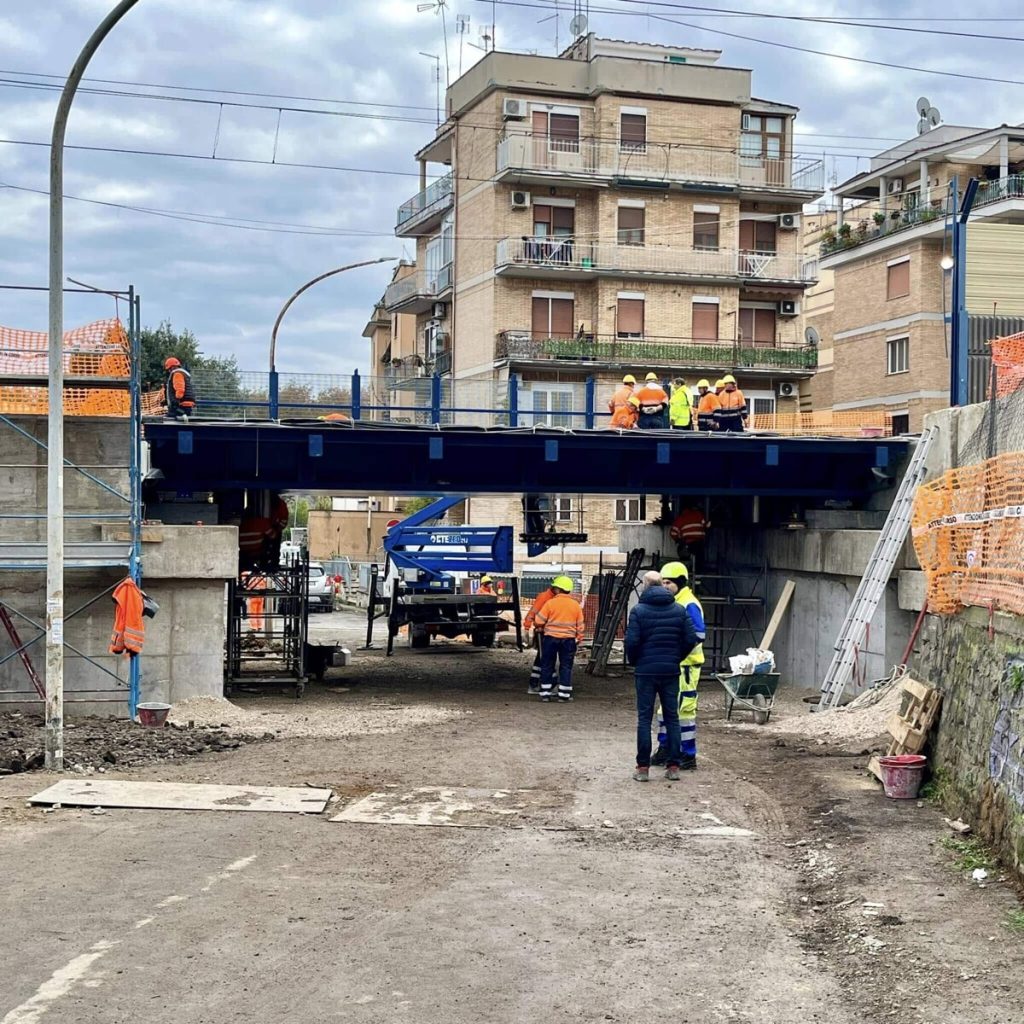 Magliana, tutto pronto per il nuovo ponte ferroviario: sostituisce un cavalcavia vecchio di 50 anni