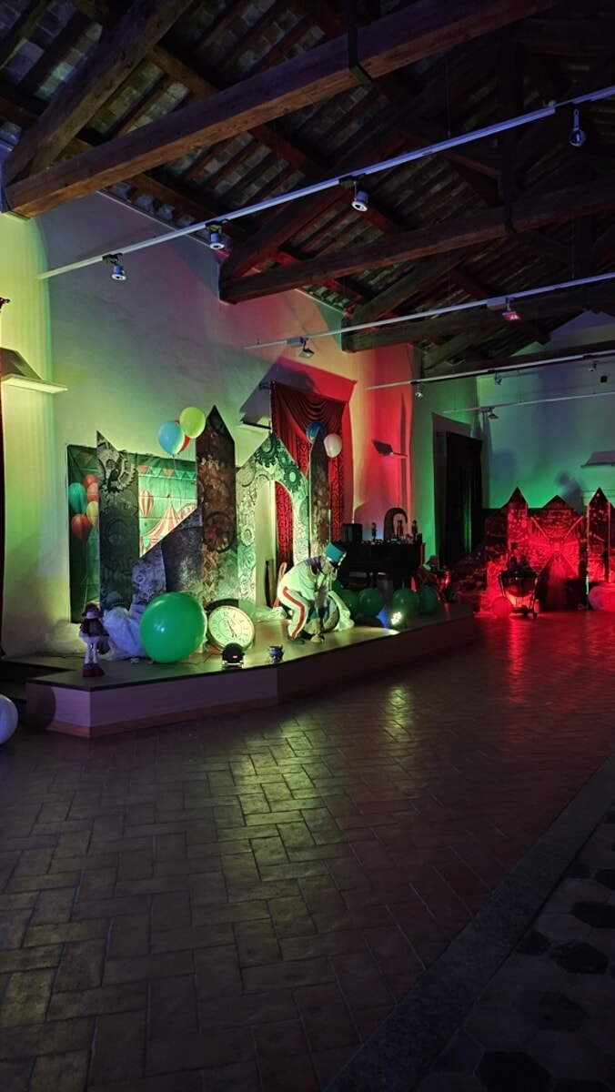 Laboratori per bambini e Spettacolo Immersivo con giocolieri a Civitavecchia per Sognare con Babbo Natale