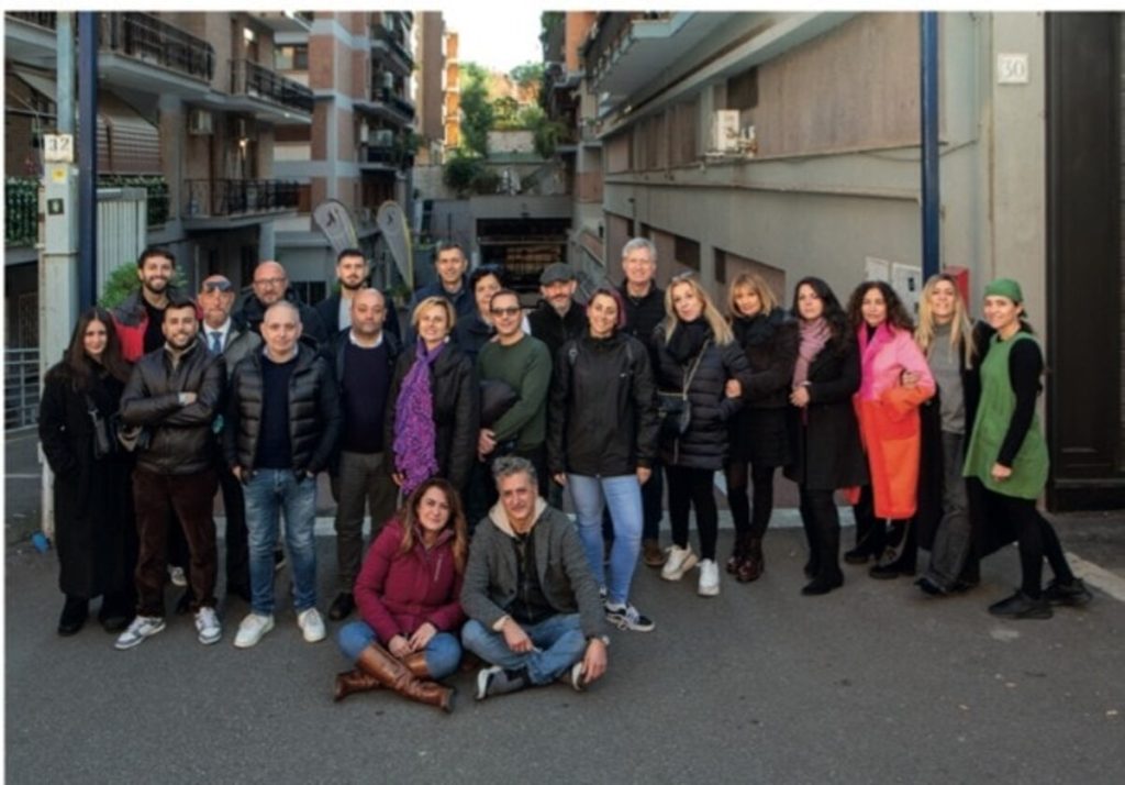 Dal regalo sospeso agli eventi: a Montagnola i piccoli negozi fanno rete contro la crisi