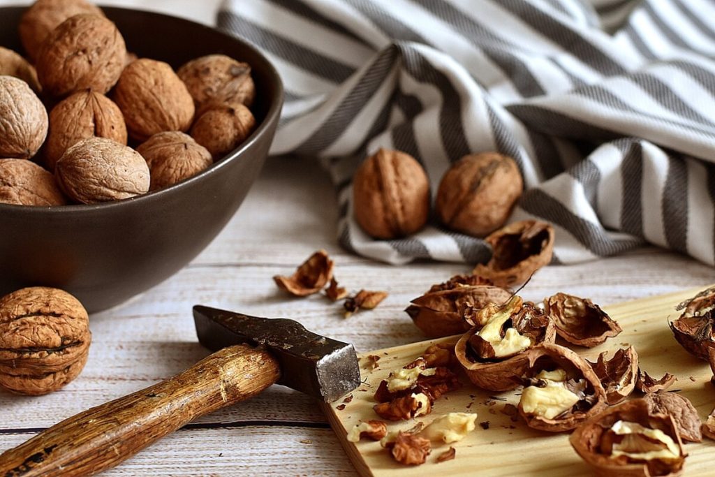 Quante noci mangiare al giorno per ridurre il rischio di demenza
