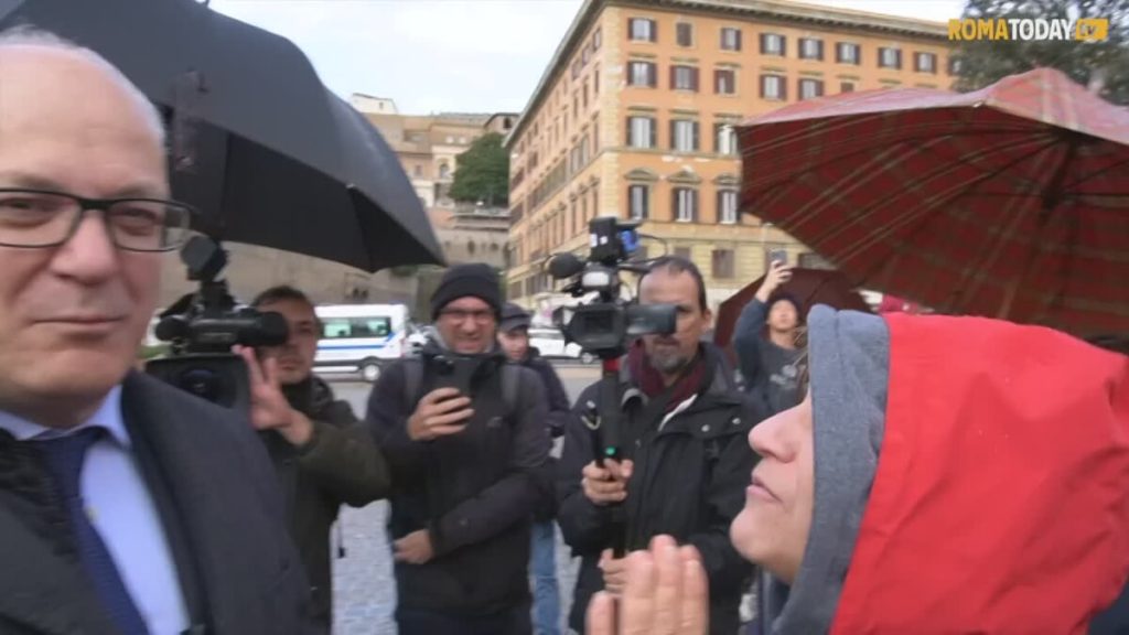 Giubileo, dopo i lavori di semi pedonalizzazione piazza Risorgimento torna alla città