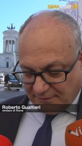Il sindaco Gualtieri si scusa con Tony Effe: "Non è censura, ma il concerto di Capodanno non può diventare occasione di polemica"