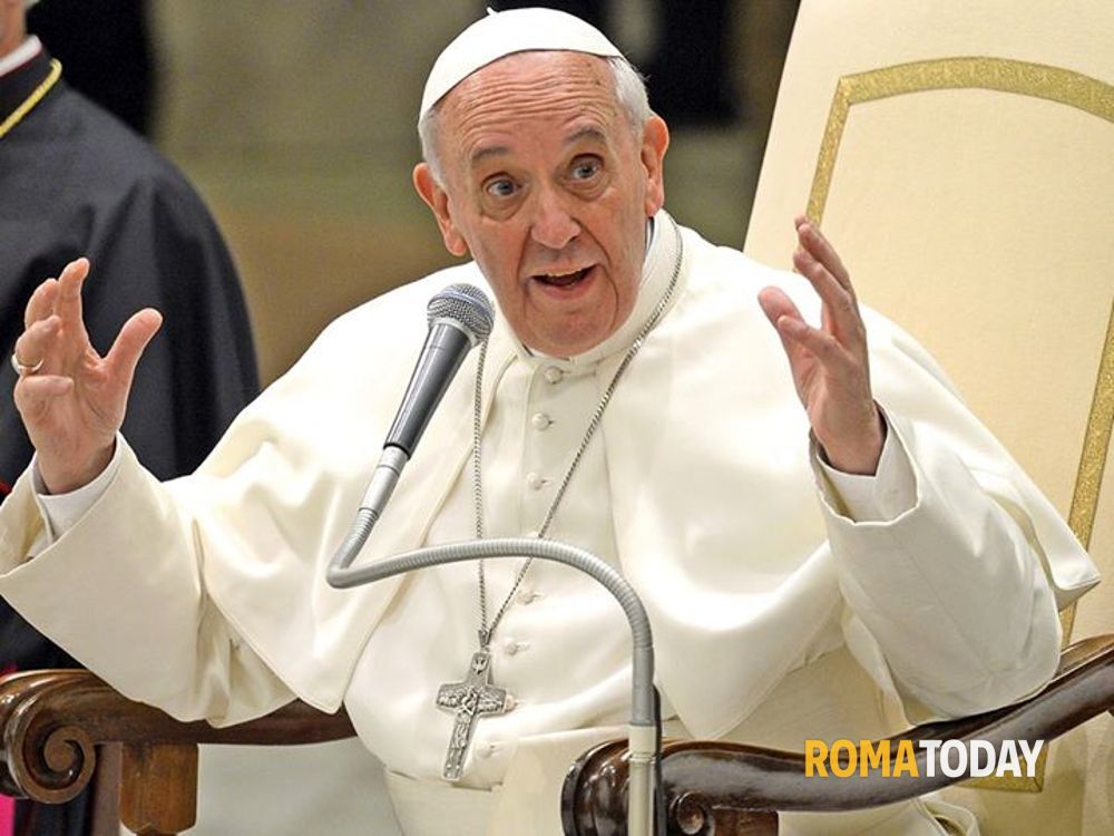 Piazza di Spagna, Papa accolto con cartelli contro la corrida: fermate 4 attiviste