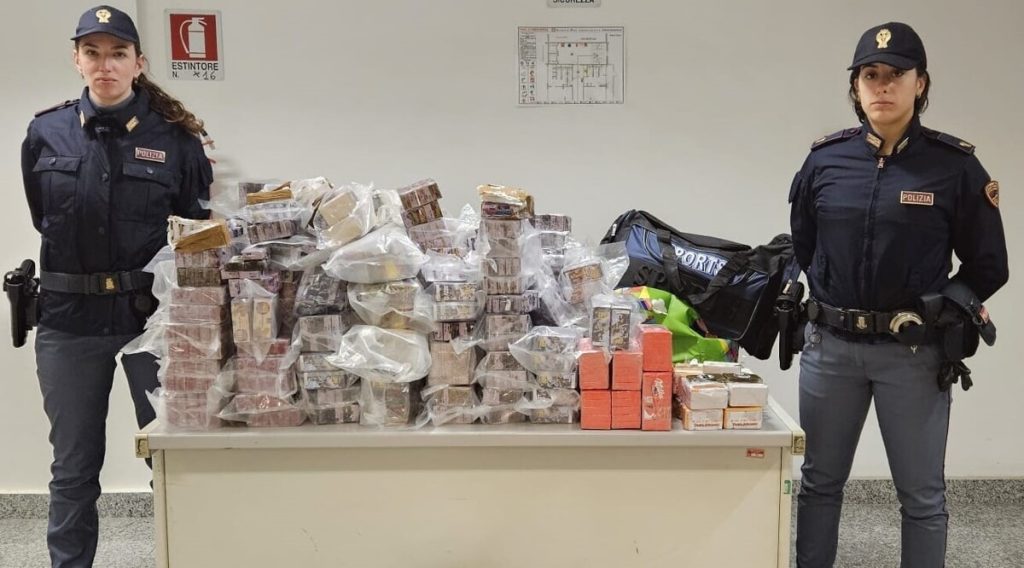 Box condominiale come base dello spaccio. Sequestrati 180 chili di droga