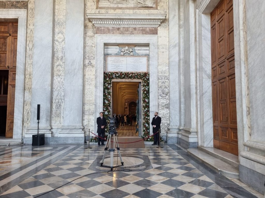 Giubileo, aperta la Porta Santa della basilica di San Giovanni in Laterano
