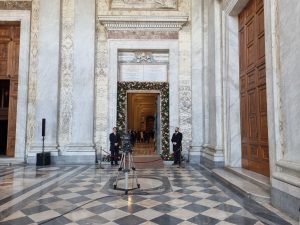 Giubileo, aperta la Porta Santa della basilica di San Giovanni in Laterano
