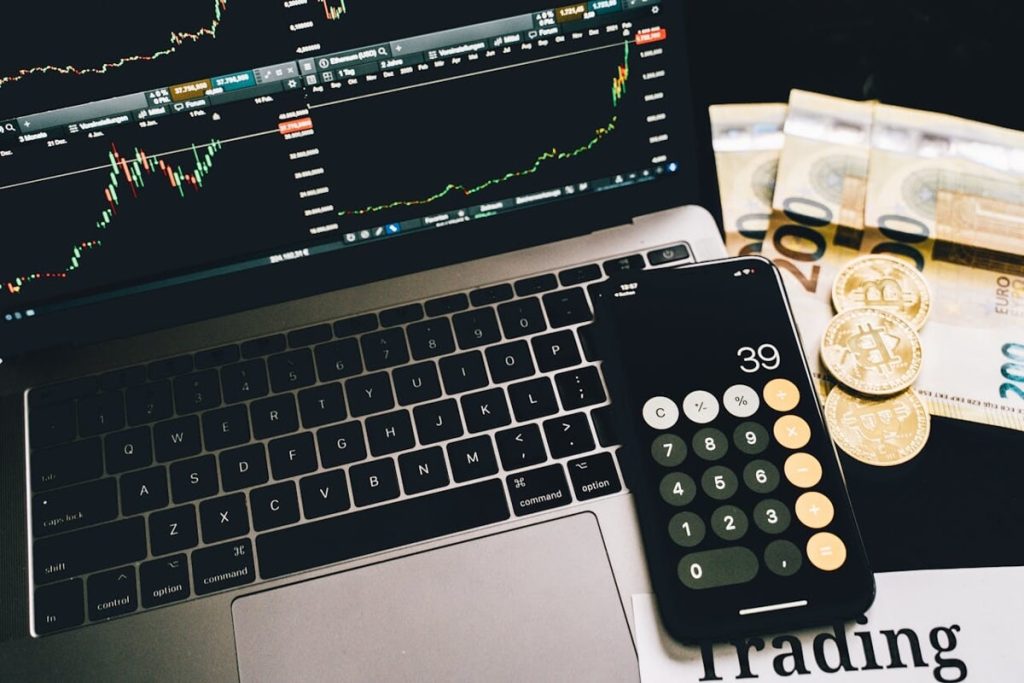 Migliaia di euro bruciati per una scossa di adrenalina. Le vite distrutte dei malati di trading