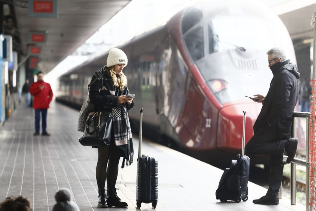 Non solo i voli, a Roma rincari monstre per viaggiare in treno e autobus