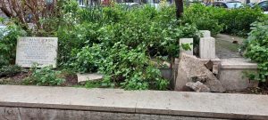 Vandalizzata la targa per il partigiano Clemente Scifoni, il municipio: "Atto ignobile"