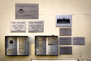 Check-in, marketing, pulizie, burocrazia. Chi sono i property manager, gli specialisti degli affitti brevi (VIDEO)