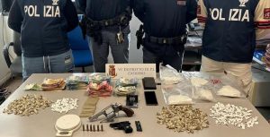 Tor Bella Monaca, soldi in cambio di un nascondiglio sicuro per droga e armi