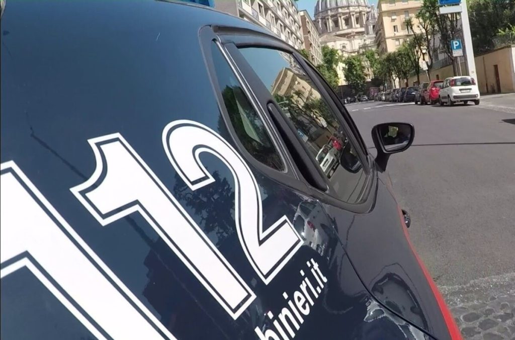 La banda della Panda che ruba nelle auto dei turisti a due passi dal Vaticano