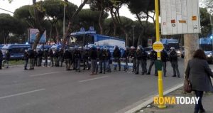 Roma-Lazio, derby in notturna dopo 6 anni: città blindata. Duemila agenti schierati