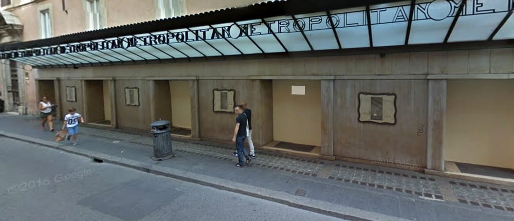 La destra approva il “salva Metropolitan”. L'ex cinema potrà essere trasformato in un megastore