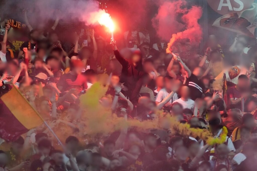 I gruppi, i quartieri, la storia. La nuova mappa della curva Sud della Roma