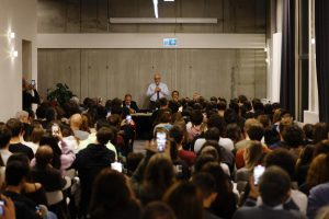 Gualtieri agli studenti di Roma: "Vedere Auschwitz da vicino serve per capire l'unicità della Shoah"