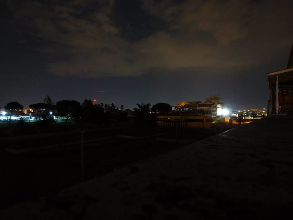 Quartieri di Roma sud al buio, ma i guasti sono sempre meno. Ora si punta a rinnovare la rete