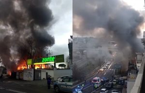 Incendio su via Collatina, bruciano resti di baracche a ridosso del supermercato