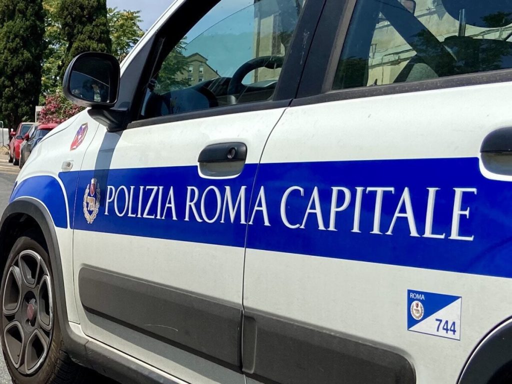 Cortina d'Ampezzo, fuoriuscita d'acqua. Manto stradale danneggiato e senso unico alternato