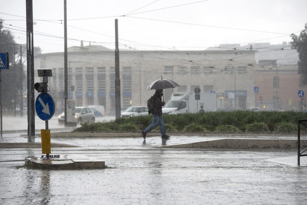 Meteo a Roma: previsti temporali, allerta codice giallo