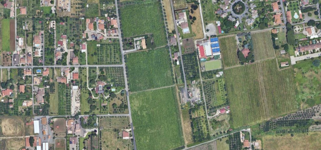 La cittadella (mai nata) nella campagna romana e la guerra dei costruttori per il cemento “proibito”