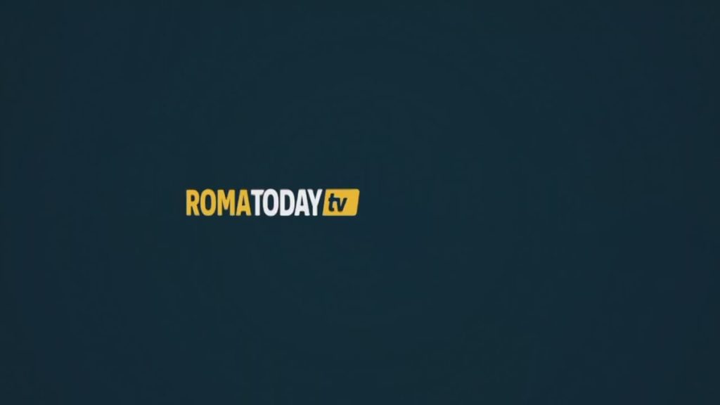 Timothée Chalamet porta a Roma il suo Bob Dylan, i fan ad attenderlo per l'anteprima nazionale di "A Complete Unknown"