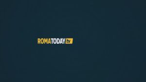 Timothée Chalamet porta a Roma il suo Bob Dylan, i fan ad attenderlo per l'anteprima nazionale di "A Complete Unknown"