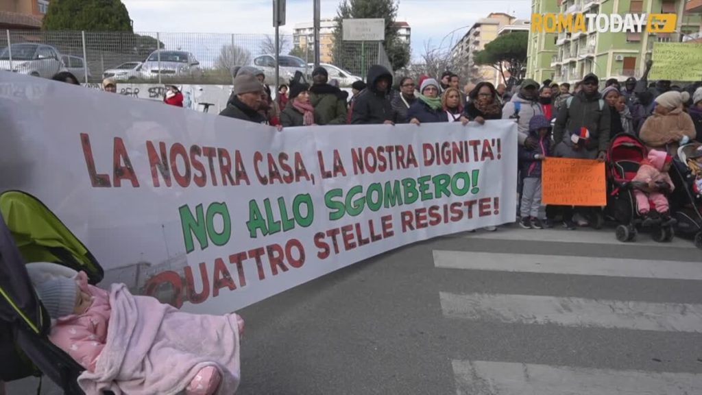 "No al modello Caivano al Quarticciolo", il presidio di protesta sotto la sede del municipio
