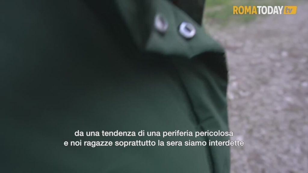 Prostituzione maschile dentro il parco di Villa Gordiani: "La sera qui è un trenino, uno dietro l'altro"