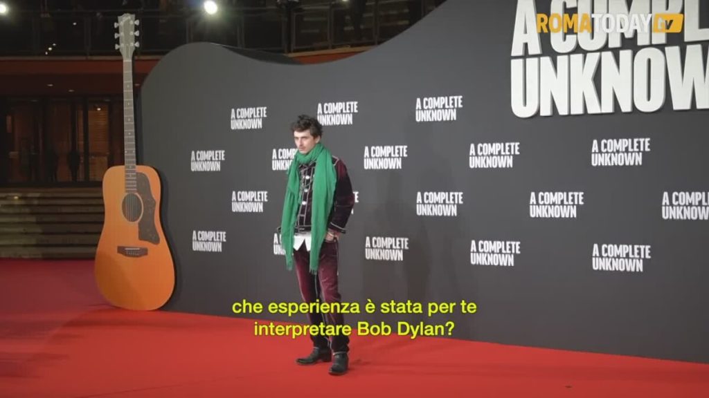 Tutti pazzi per Timothée Chalamet. Il red carpet per l'anteprima nazionale del biopic su Bob Dylan