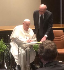 Papa Francesco in visita alla Fondazione Roma: un incontro dedicato alla solidarietà e alla cultura