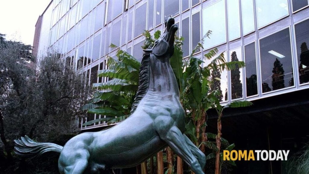 Lavoratori Rai in smart working: colpa dell'amianto a viale Mazzini. Gli uffici verso lo spostamento a Roma sud