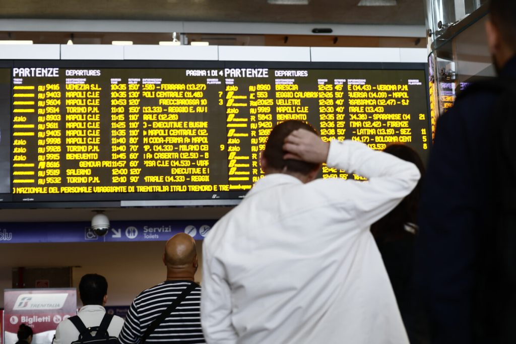 Sciopero treni domani a Roma, week end nero per i pendolari: rischio ritardi e cancellazioni