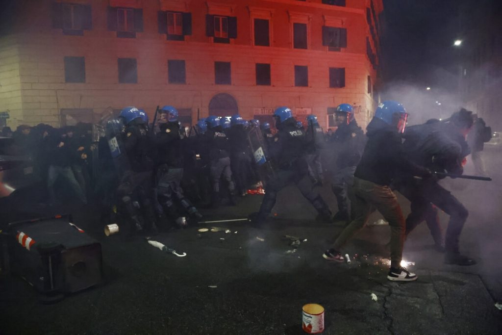 Scontri a San Lorenzo, 39 tra anarchici e antifascisti denunciati dalla Digos