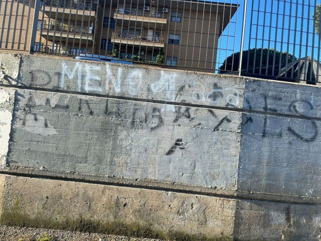 Amar Kudin, scritta choc dove ha perso la vita il poliziotto: "Meno 1. Acab"