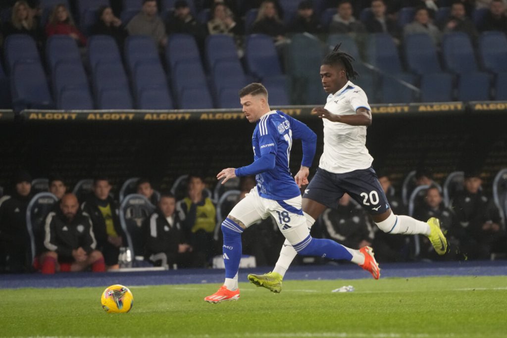 Lazio-Como 1-1: Tchaouna espulso, Cutrone rovina la festa biancoceleste