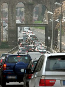 Roma soffoca per lo smog, superati i limiti in 9 centraline su 11