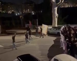 Lazio-Fiorentina, 300 ultras senza biglietto in marcia contro il caro prezzi. Indagini in corso