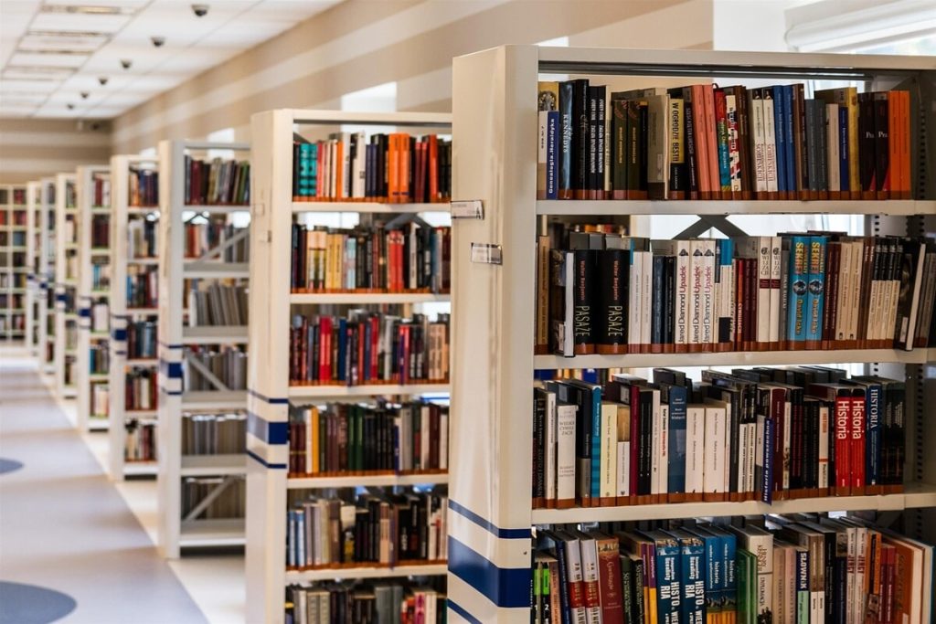 Nelle biblioteche di Roma ci sono sempre meno lettori. I dati municipio per municipio