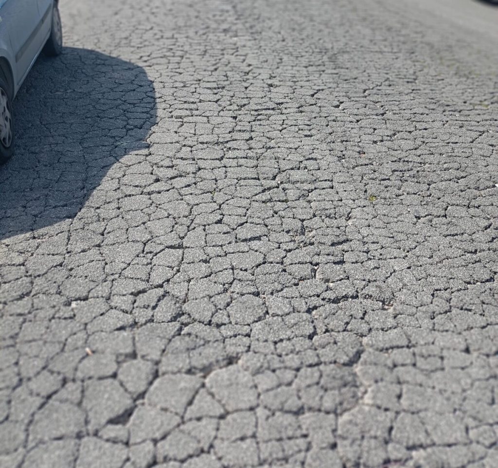 VI municipio, è scontro totale sui costi di riparazione delle buche stradali