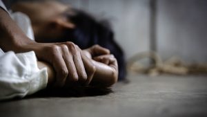 Picchiata dal marito finisce in ospedale. Dopo 7 anni di violenze trova il coraggio di denunciare