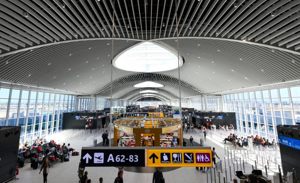 L'aeroporto di Fiumicino è sempre più richiesto: passeggeri in aumento del 20.4%. Tutti i numeri