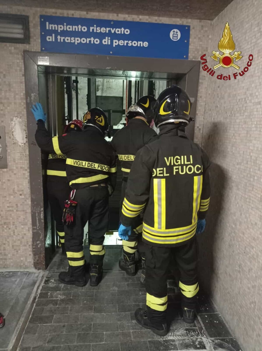 Incidente sul lavoro: operaio precipita in un ascensore alla stazione Termini, grave 30enne