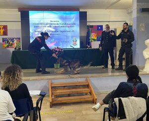 I liceali a lezione di legalità con i carabinieri