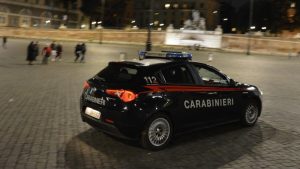 Turista americana rapinata a Roma, rider segue il ladro e lo fa arrestare