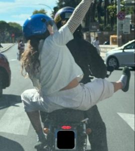 I furti di caschi dai motorini in sharing. A Roma mille indagati per ricettazione e riciclaggio