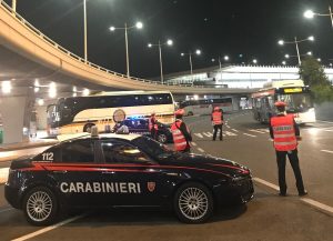 Profumi rubati e ncc irregolari. A Fiumicino carabinieri assediano ladri e abusivi