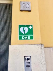 Defibrillatori e corsi di formazione gratuiti: ecco la prima via "cardioprotetta" di Roma