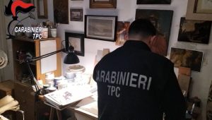 A Roma laboratorio di pittura clandestino, 71 opere false prodotte e vendute su eBay