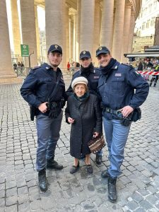 Nonna Carmela a 93 anni si perde a Roma